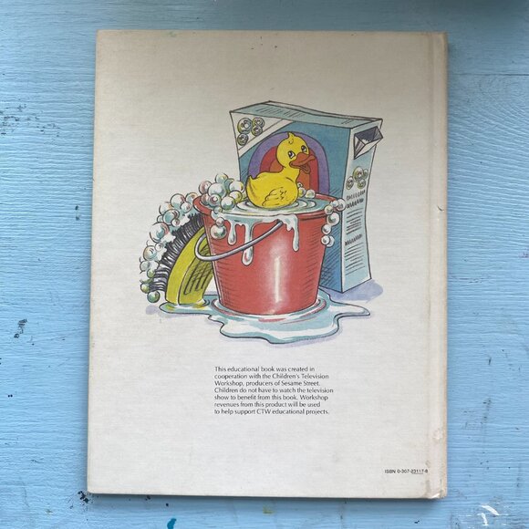 Vintage The Sesame Street Book Spring Cleaning - Picture 9 of 9